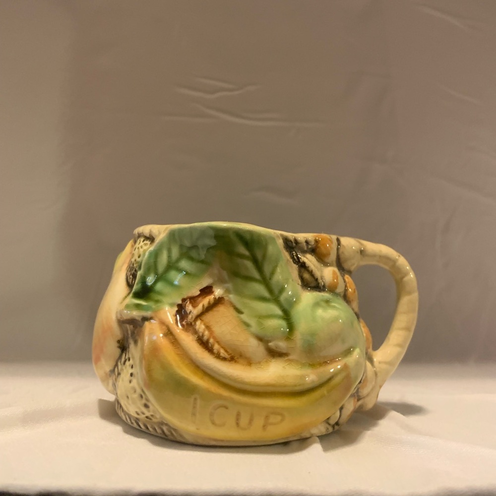 Vintage Ceramic 1 Cup measuring cup.